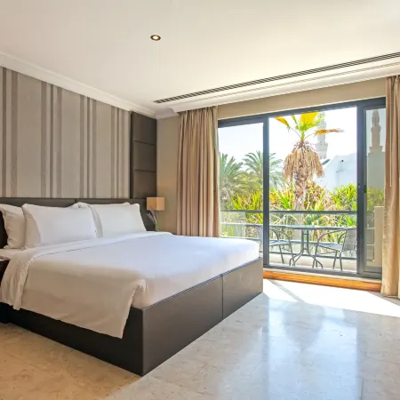 Dubai Marine Beach Resort & Spa