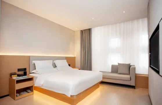 藝龍瑞雲酒店（鐵門關銀基廣場店）