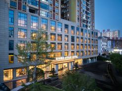 โรงแรมเอทัวร์ ถนนฉางเจิ้ง ลิโบ เฉียนหนาน เมืองท่องเที่ยว