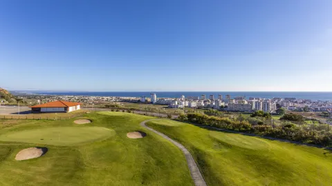 Crowne Plaza CAPARICA LISBON by IHG in Альмада
