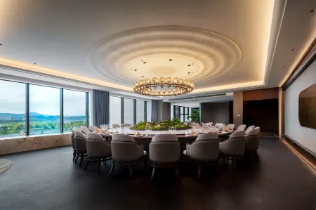 Grand Mercure Hangzhou Qingshan Lake Отели рядом с достопримечательностью «Zhejiang A & F University Yijin Campus»