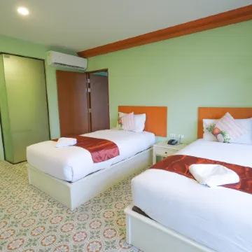 ROYAL PINEAPPLE HOTEL | a welcome to wealth and good fortune