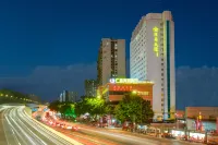 燕嶺大廈(廣州東站燕塘地鐵站店) 廣州市公安管理幹部學院附近的飯店