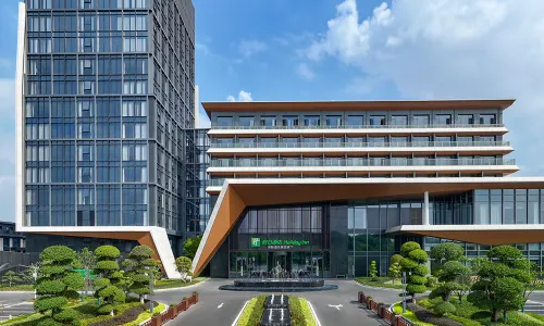 Holiday Inn Wuhan Houguan Lake