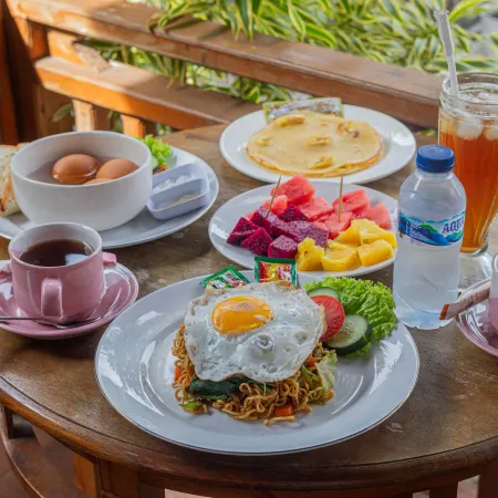 Swan Beach Inn Отели рядом с достопримечательностью «Бухта Сампалан»