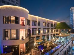 Senchen Terrace Scenic Hotel (Changsha Wu Yi Square IFS Store)
