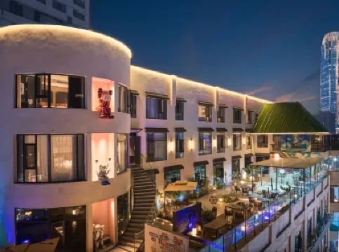 Senchen Terrace Scenic Hotel (Changsha Wu Yi Square IFS Store) Hotels in 