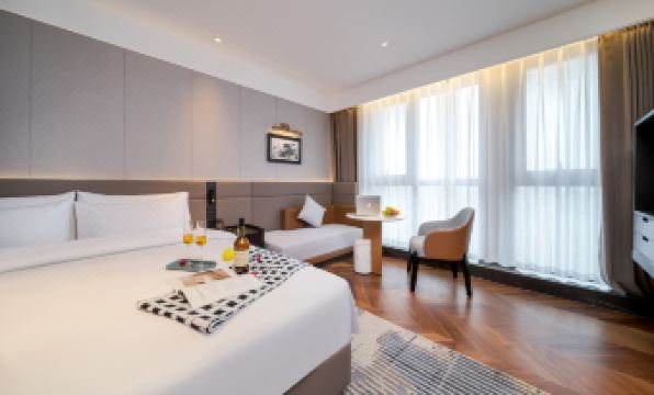 Flower Hotel (Zhengzhou High-speed Railway East Station,)