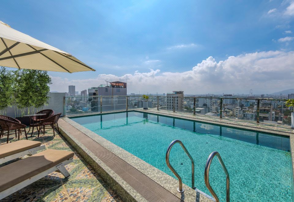 Palazzo Da Nang Beach Hotel