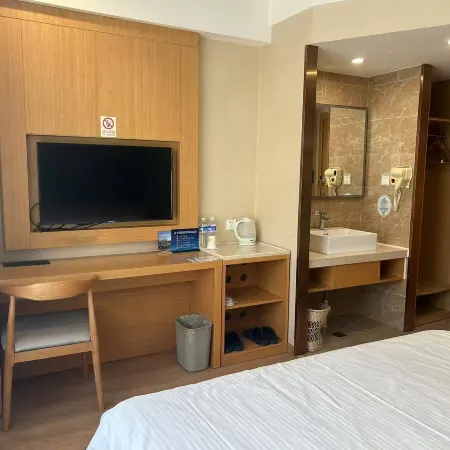 Zhefei Ruipin Hotel (Beijing National Stadium and Convention Center Branch) Отели рядом с достопримечательностью «Олимпийский парк Пекина»