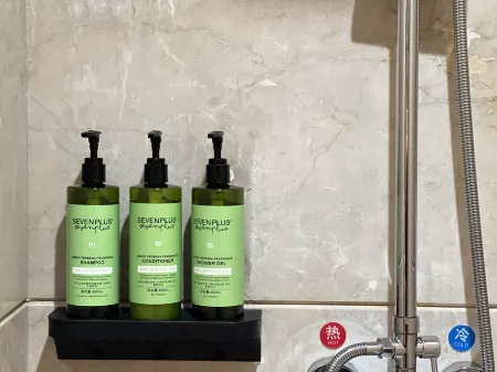 Beris Media Hotel Отели рядом с достопримечательностью «Tangdao Bay Coastal Park»