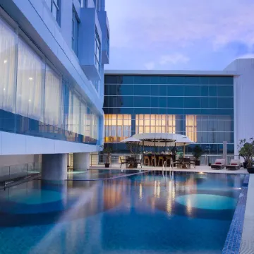Hariston Hotel&Suites, Pluit - Jakarta Отели рядом с достопримечательностью «Морский Мир»