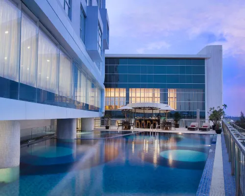 Hariston Hotel&Suites, Pluit - Jakarta Hotels near Green Bay Pluit