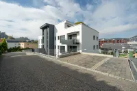 Penthouse Swiss Escape | Rooftop Terrace + Parking Hotel di 