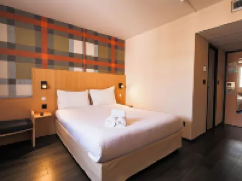 อีซี่โฮเทล นีซ โอลด์ทาวน์ โรงแรมในนีซ