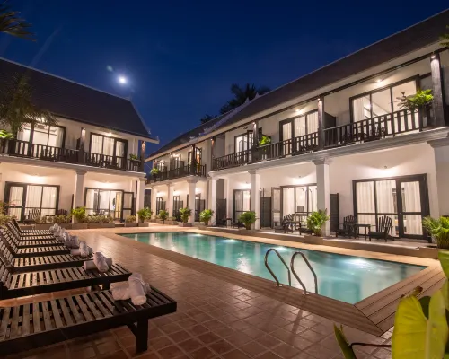 Vang Luang Hotel Hotels near That Chomsi