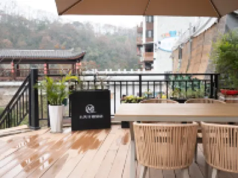 Lai Feng Ji Tian Qian Xi Grand Hotel Hotels in Laifeng