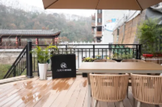 Lai Feng Ji Tian Qian Xi Grand Hotel Hotels in Laifeng