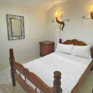 Shoreland Beach Resort by Cocotel Rooms