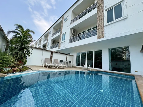 รูปภาพของHidden Palm Pool Villas