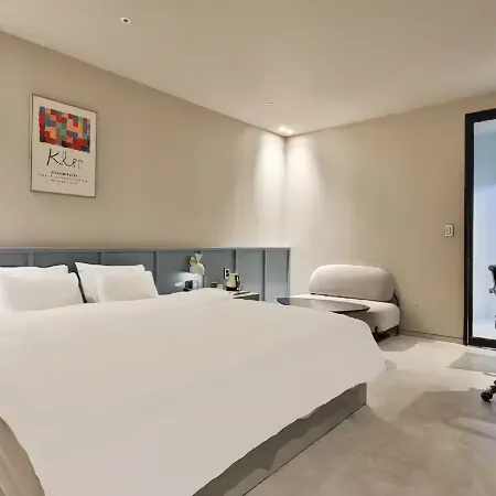 Number25 Hotel Soraepogu Отели рядом с достопримечательностью «Порт Сораэ»