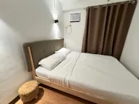 7-14min From Airport, SM mall, Large Work Table, Free Pool, Digital Nomad/Remote Work