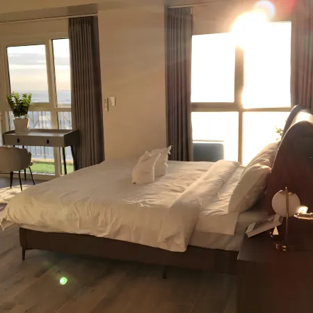 175sqm Luxurious Seaview 3 Bedrooms Facing Manila Bay Sunset, Airport, Okada, Solaire,MOA