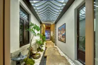 The Moonlit Temple Hotel (Wenzhou Longwan International Airport Branch)