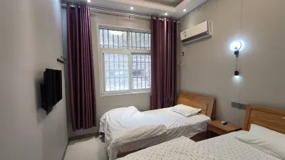 Weihui Yanshang Renjia Farm Stay Hotels near Lingquan Gorge