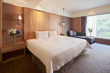 CHECK inn SELECT - Taipei NeiHu Отели рядом с достопримечательностью «Bai Shih Lake Bridge»