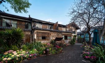 Lijiang Lanting Resort Inn (Shuhe Ancient Town Square Street)