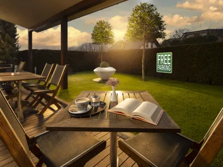 AHOTEL Ljubljana Отели рядом с достопримечательностью «EGO Lecta»