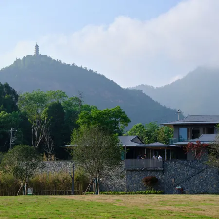 Ruolin Qiaoshangu Graden Hotel