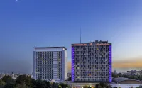 Esteghlal Hotel - East Wing(New Wing) Hotel dekat باغ ایرانی هتل اسپیناس پالاس