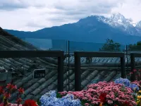 麗江古城半山歸吾•山隱日照金山丨觀古城全景美宿（大水車店） 獅子山附近的飯店