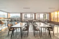 ELong Anyun Hotel (Xinyi Douzhouli Cultural and Creative Street Store)