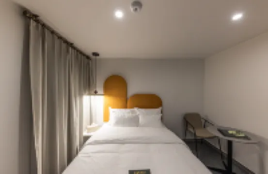 熱爾洛九里酒店