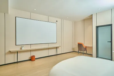 Dahongshan Hotel (Liangdu Sports Center)