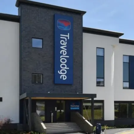 Travelodge London Acton Отели рядом с достопримечательностью «Стадион «Лофтус Роуд»»