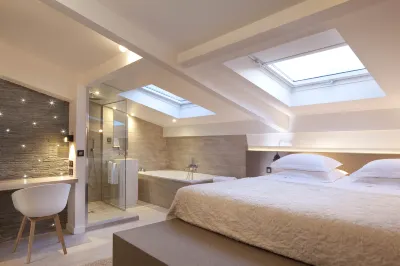 Hotel Georgette Hotels near Le Louvre Ripaille