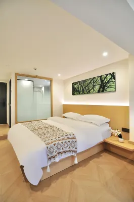 Luker · Smart Hotel (Yibin Railway Area)