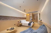 Firstchoice Sky Garden Hostel - Rooftop Pools