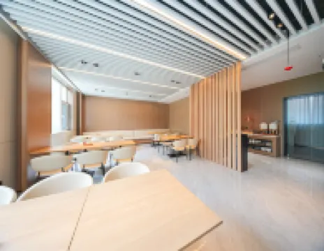 Jiaozhou Yirui Hotel