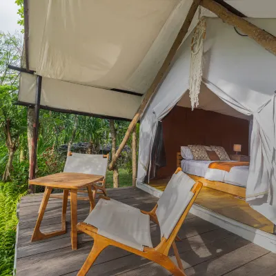 Camani Glamping Các khách sạn gần Bãi biển Sosro