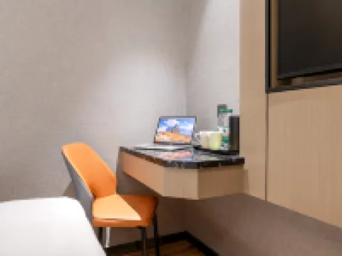 BoE Hotel (Fuzhou Yantaishan Park Shangteng Subway Station) Hotels near Yantai Hill Park