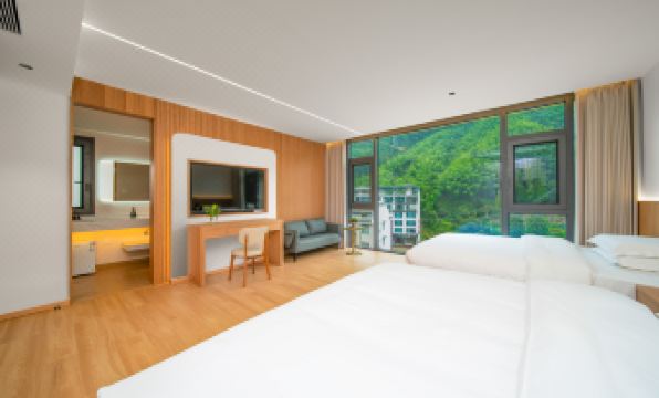 Guiyun Mountain Stream