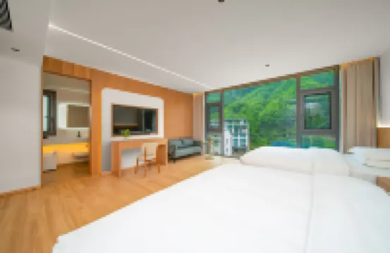 Guiyun Mountain Stream 九龍瀑布周辺のホテル