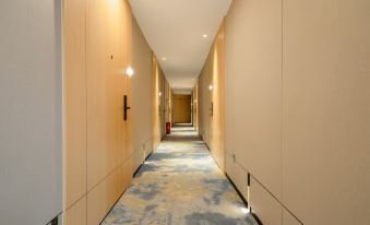 Chuanyue Lingshe Hotel (Sichuan University Mozhiqiao Subway Station)