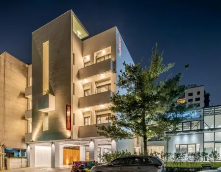 Hotel Si Отели рядом с достопримечательностью «Тайский университет науки и техники»