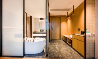 Haiyi International Hotel Huaiji